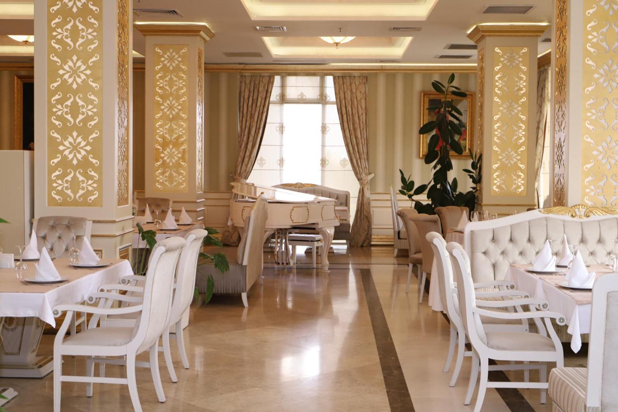 Ayan Palace Hotel Tovuz Bagian luar foto