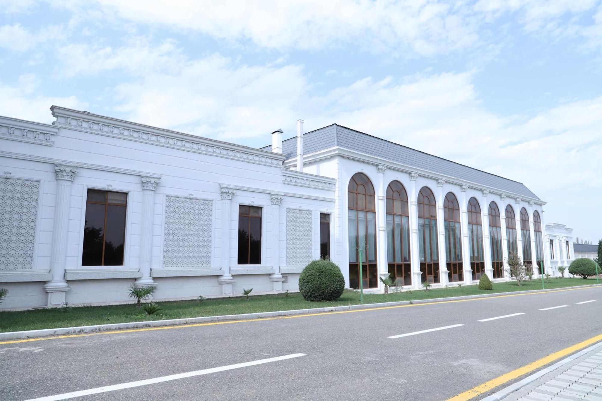 Ayan Palace Hotel Tovuz Bagian luar foto